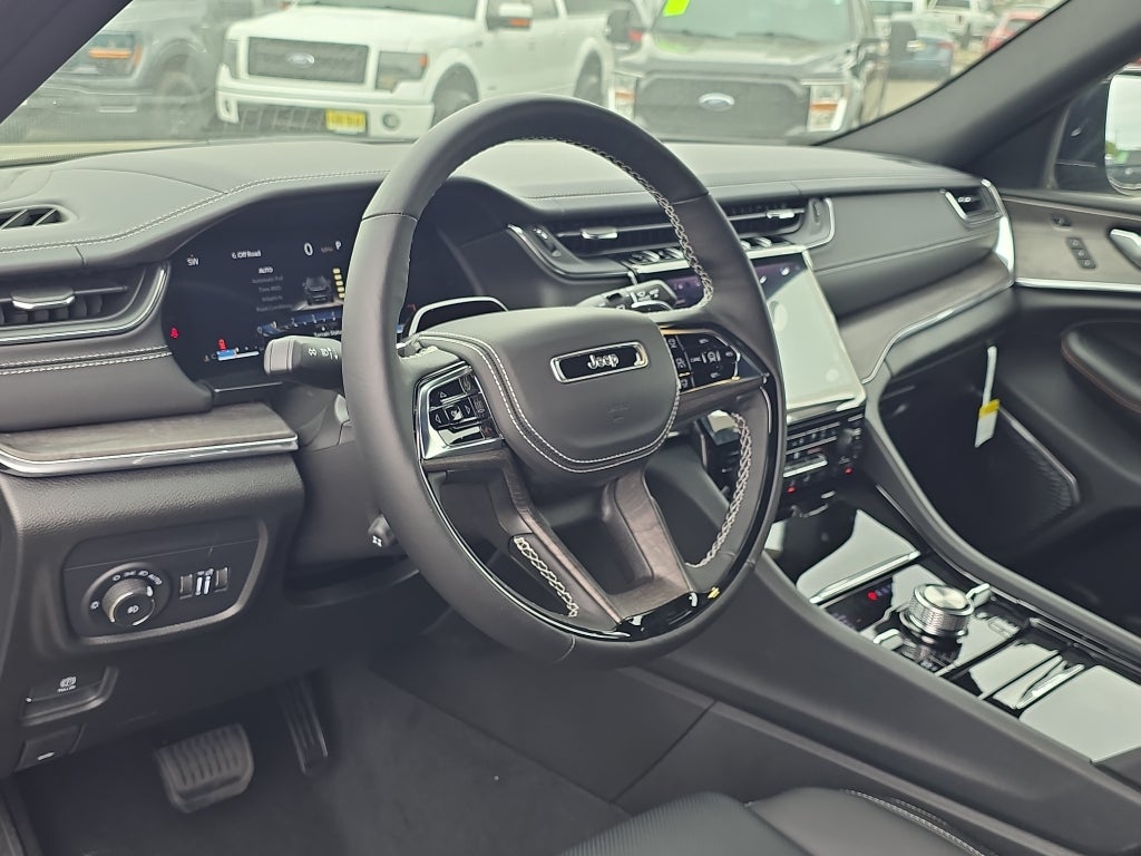 2025 Jeep Grand Cherokee GRAND CHEROKEE OVERLAND 4X4