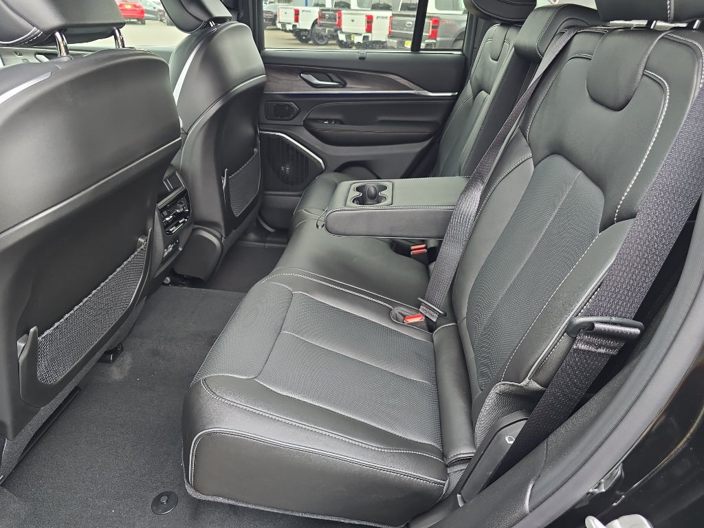 2025 Jeep Grand Cherokee GRAND CHEROKEE OVERLAND 4X4