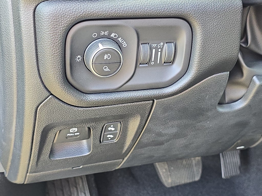 2026 RAM Ram 1500 RAM 1500 LARAMIE CREW CAB 4X2 5'7' BOX