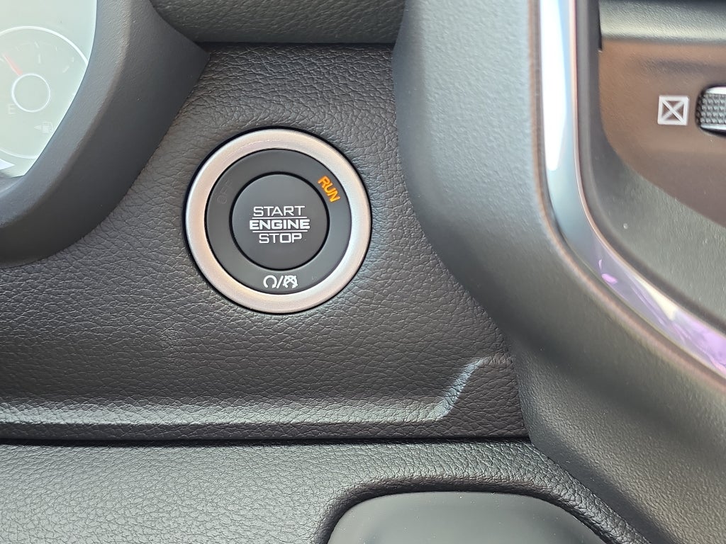 2026 RAM Ram 1500 RAM 1500 LARAMIE CREW CAB 4X2 5'7' BOX