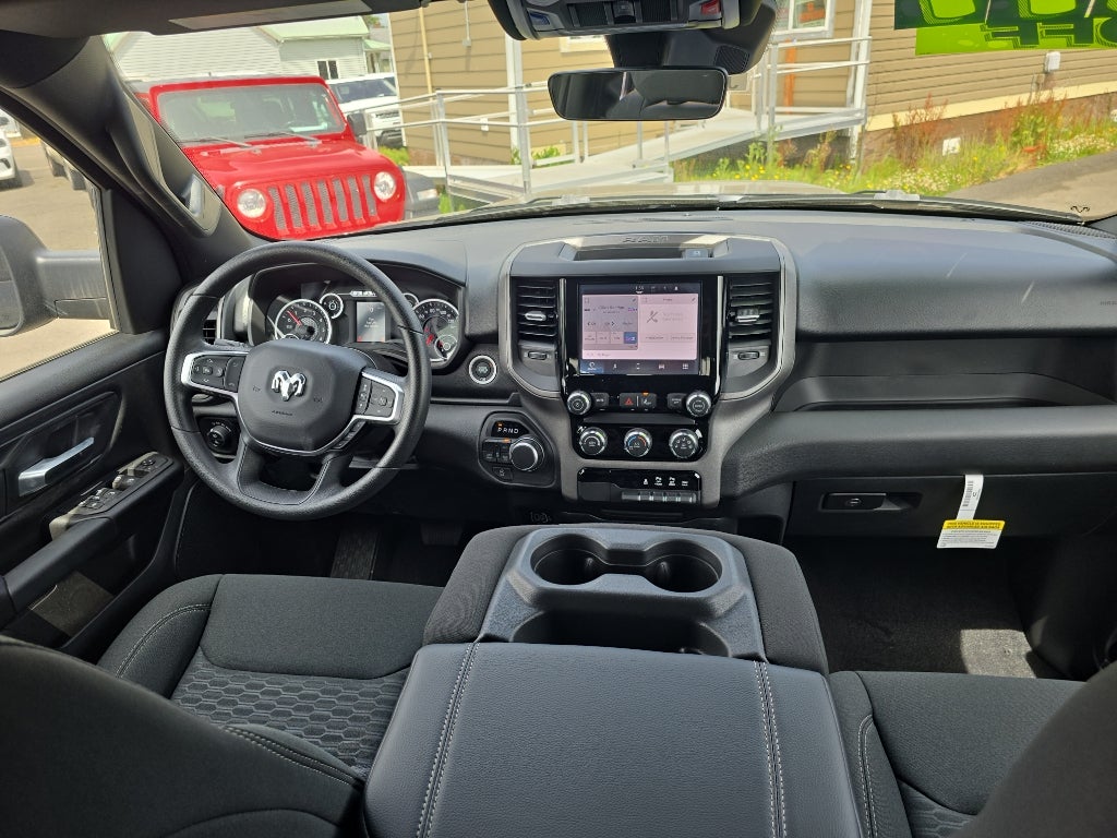 2025 RAM Ram 1500 RAM 1500 TRADESMAN CREW CAB 4X4 5'7' BOX