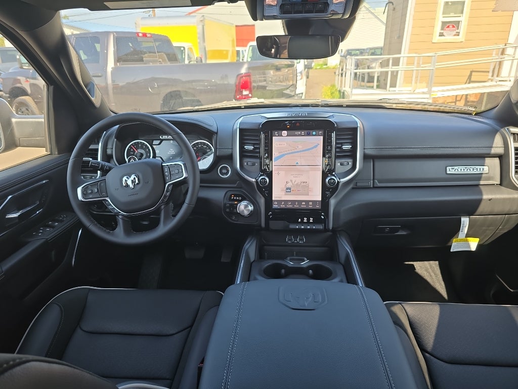 2025 RAM Ram 1500 RAM 1500 LARAMIE CREW CAB 4X4 5'7' BOX