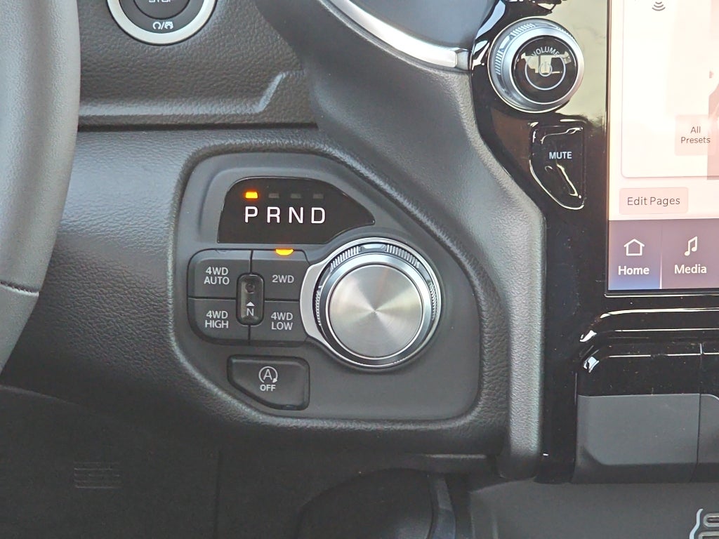 2025 RAM Ram 1500 RAM 1500 LARAMIE CREW CAB 4X4 5'7' BOX