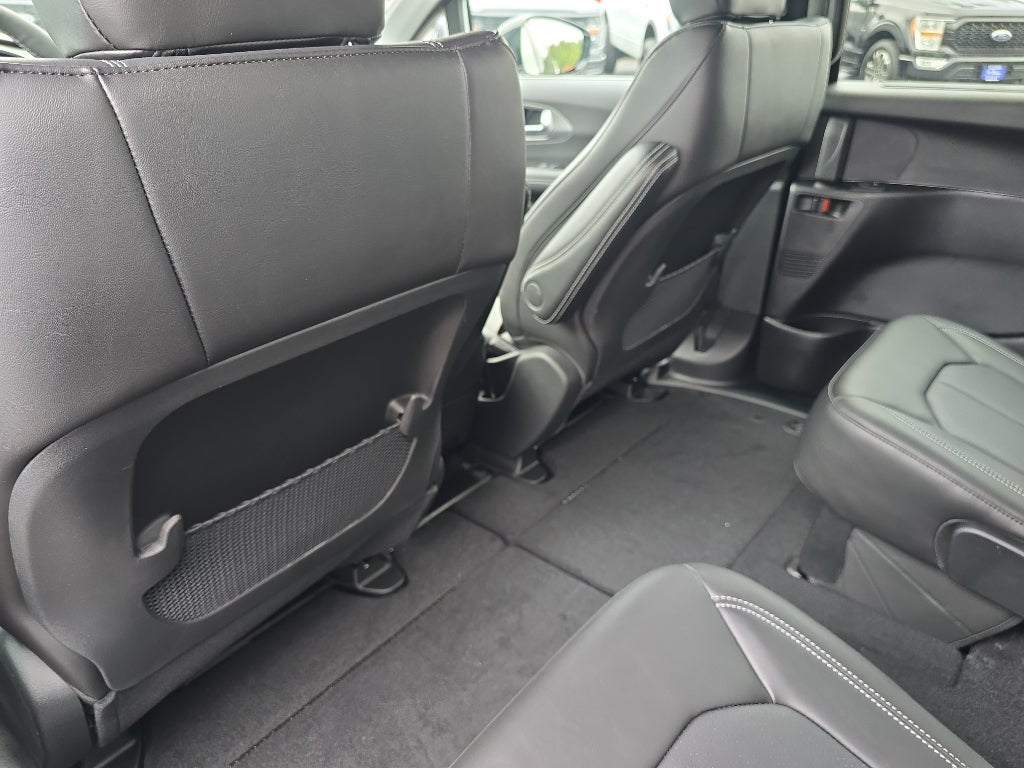 2025 Chrysler Voyager VOYAGER LX