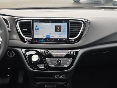 2025 Chrysler Voyager VOYAGER LX