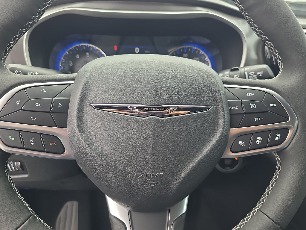 2025 Chrysler Voyager VOYAGER LX