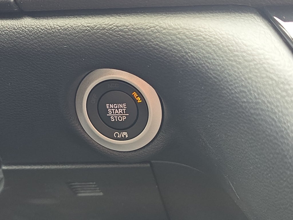 2025 Chrysler Voyager VOYAGER LX