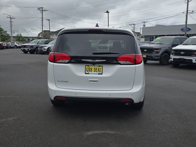 2025 Chrysler Voyager VOYAGER LX