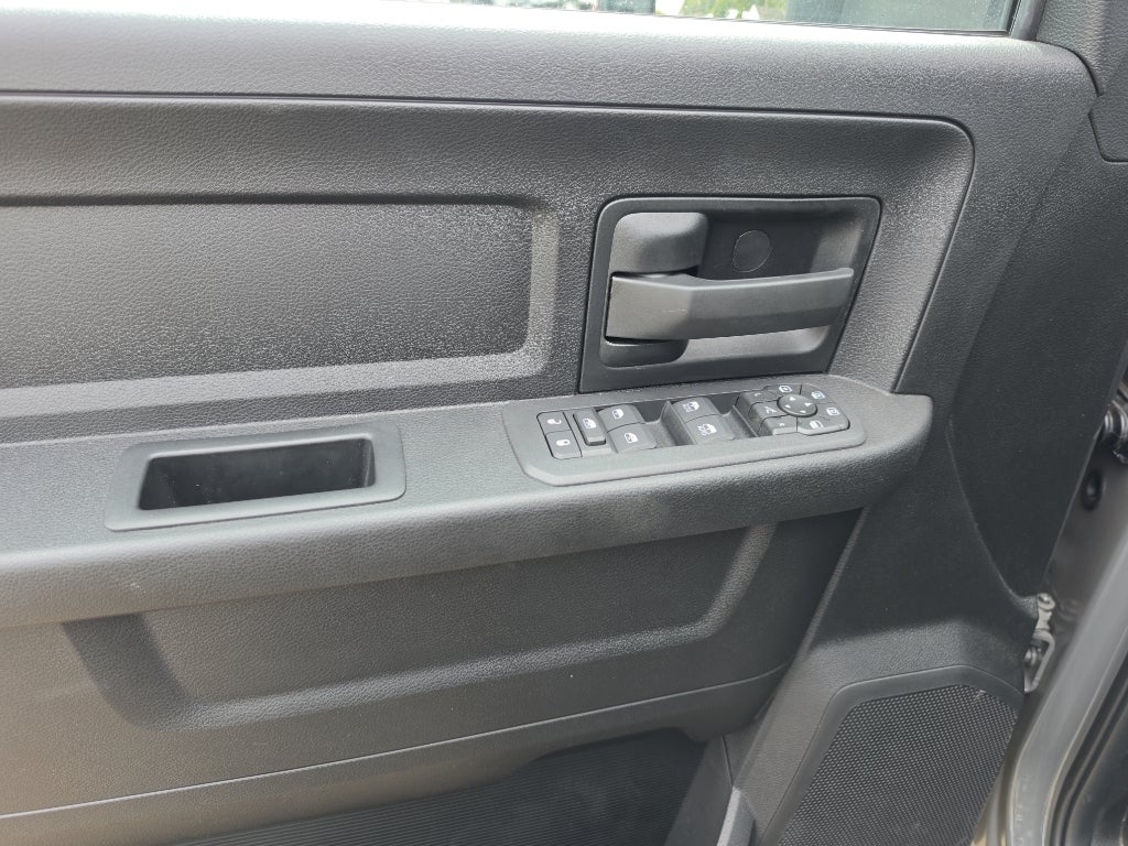 2026 RAM Ram 2500 RAM 2500 BLACK EXPRESS CREW CAB 4X4 8' BOX