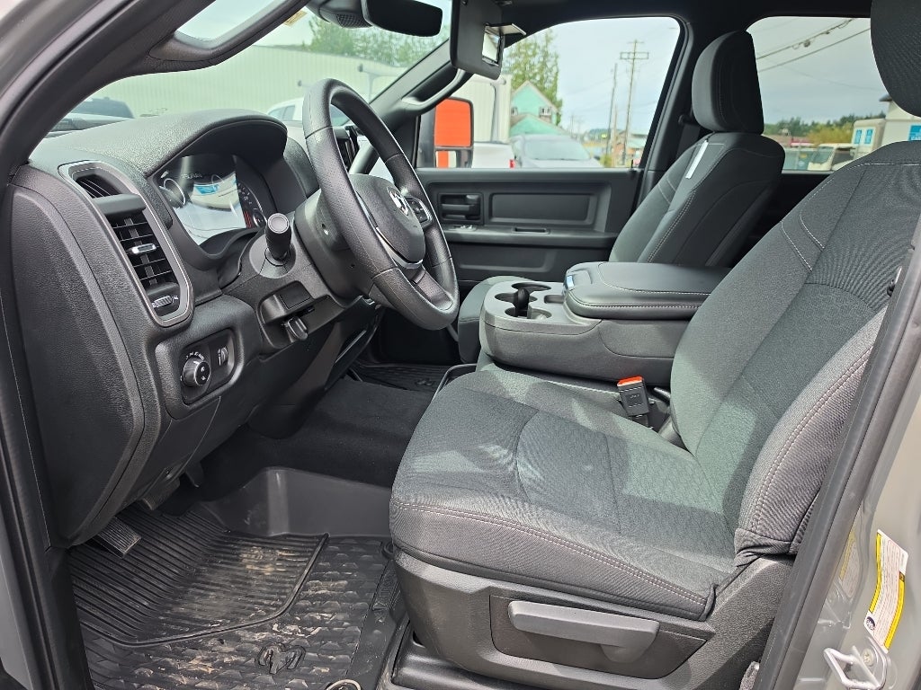 2026 RAM Ram 2500 RAM 2500 BLACK EXPRESS CREW CAB 4X4 8' BOX