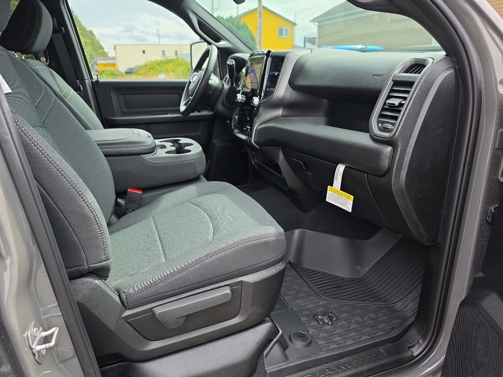 2026 RAM Ram 2500 RAM 2500 BLACK EXPRESS CREW CAB 4X4 8' BOX
