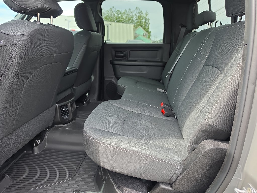 2026 RAM Ram 2500 RAM 2500 BLACK EXPRESS CREW CAB 4X4 8' BOX