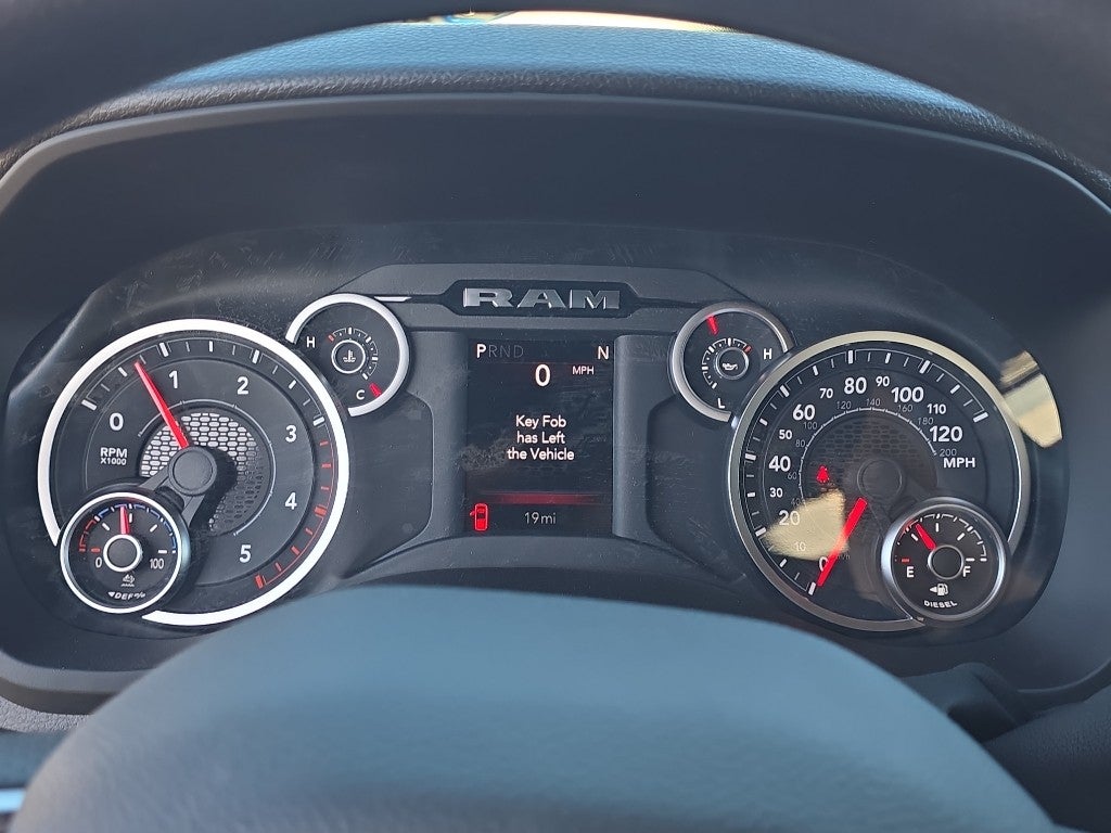 2026 RAM Ram 2500 RAM 2500 BLACK EXPRESS CREW CAB 4X4 8' BOX