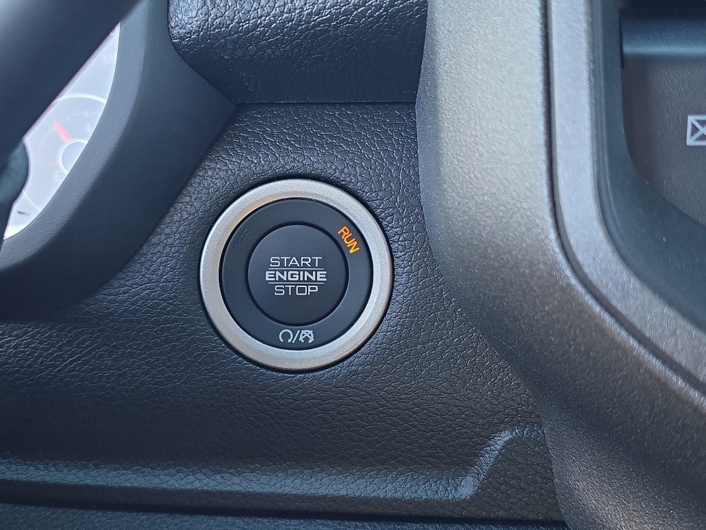 2026 RAM Ram 2500 RAM 2500 BLACK EXPRESS CREW CAB 4X4 8' BOX