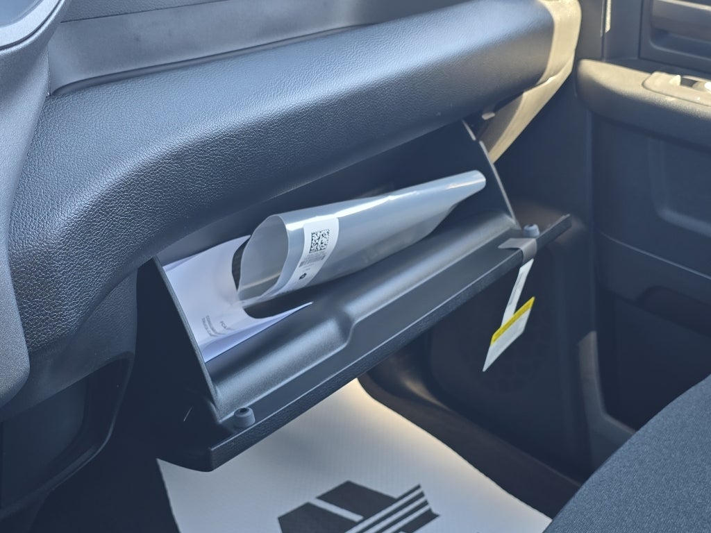 2026 RAM Ram 2500 RAM 2500 BLACK EXPRESS CREW CAB 4X4 8' BOX