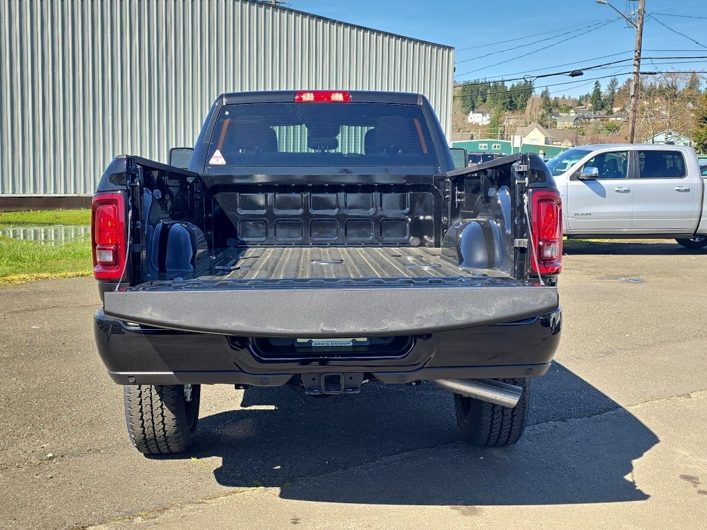 2026 RAM Ram 2500 RAM 2500 BLACK EXPRESS CREW CAB 4X4 8' BOX