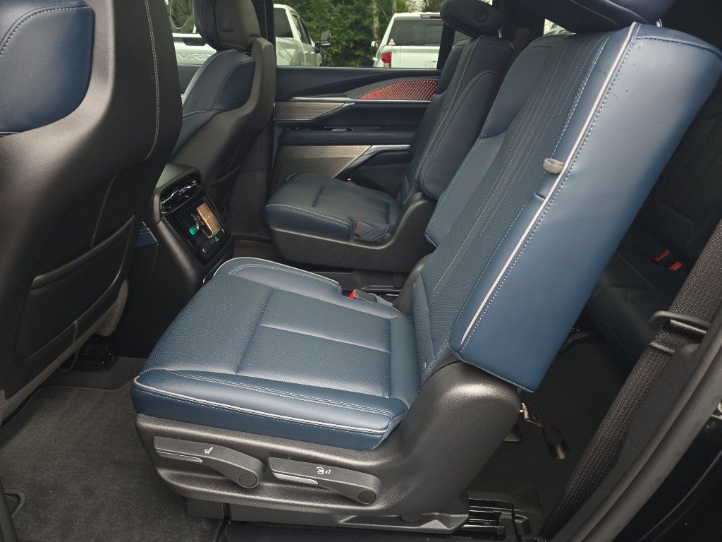 2025 Cadillac ESCALADE IQ Sport 2