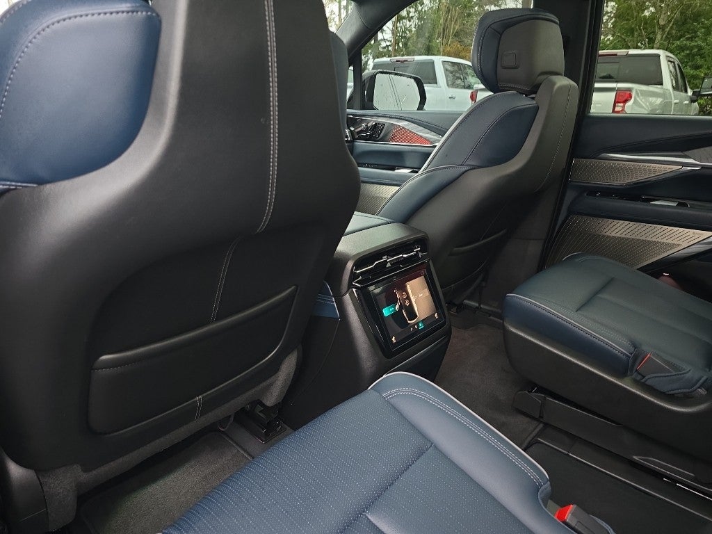 2025 Cadillac ESCALADE IQ Sport 2