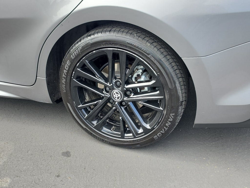 2025 Toyota Camry Hybrid SE