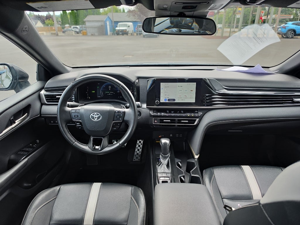 2025 Toyota Camry Hybrid SE