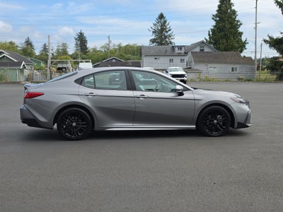 2025 Toyota Camry Hybrid SE