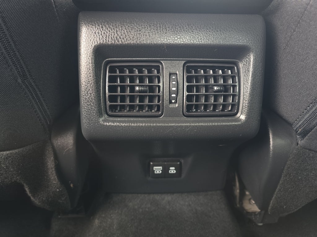 2025 Toyota Camry Hybrid LE