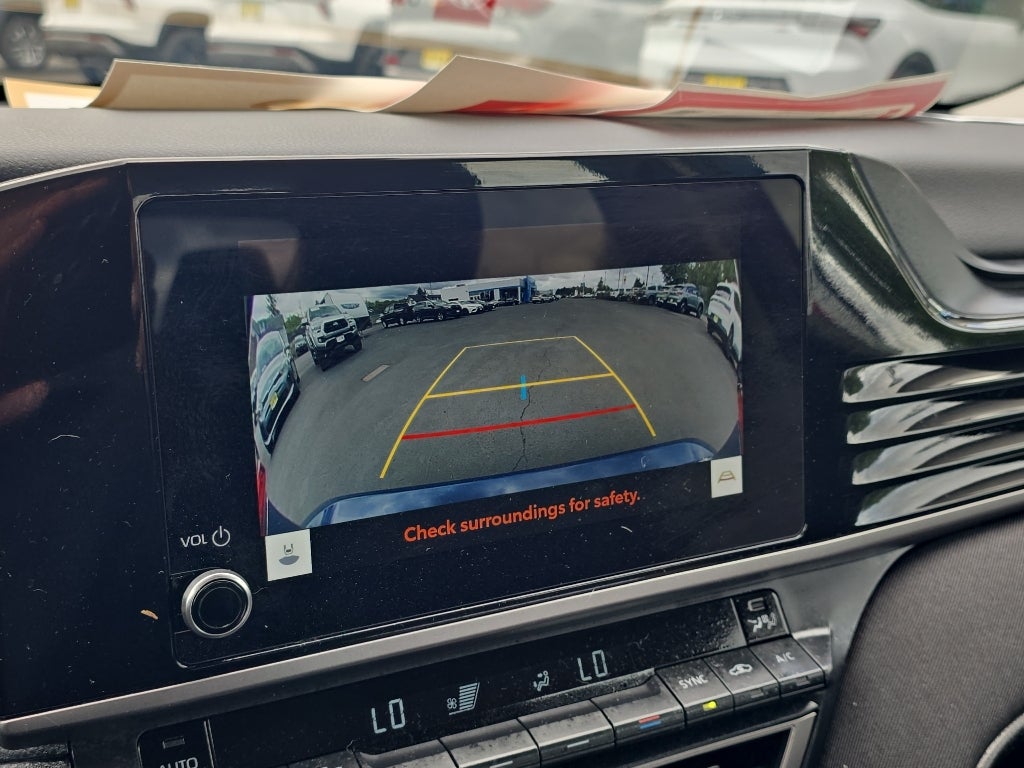 2025 Toyota Camry Hybrid LE