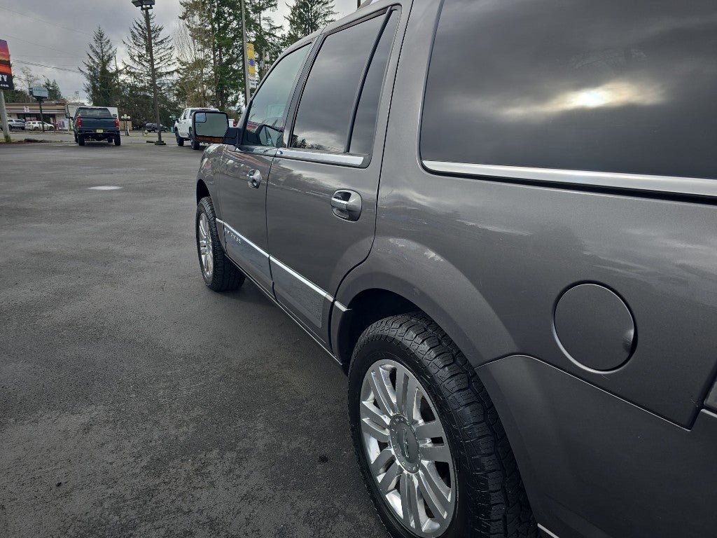 2012 Lincoln Navigator Base