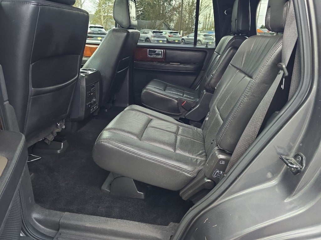 2012 Lincoln Navigator Base