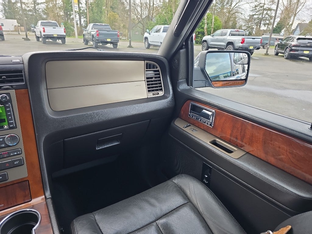 2012 Lincoln Navigator Base
