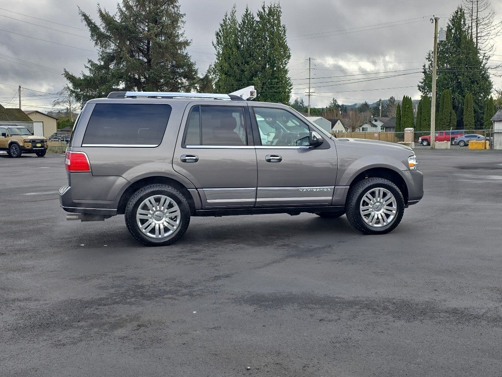 2012 Lincoln Navigator Base