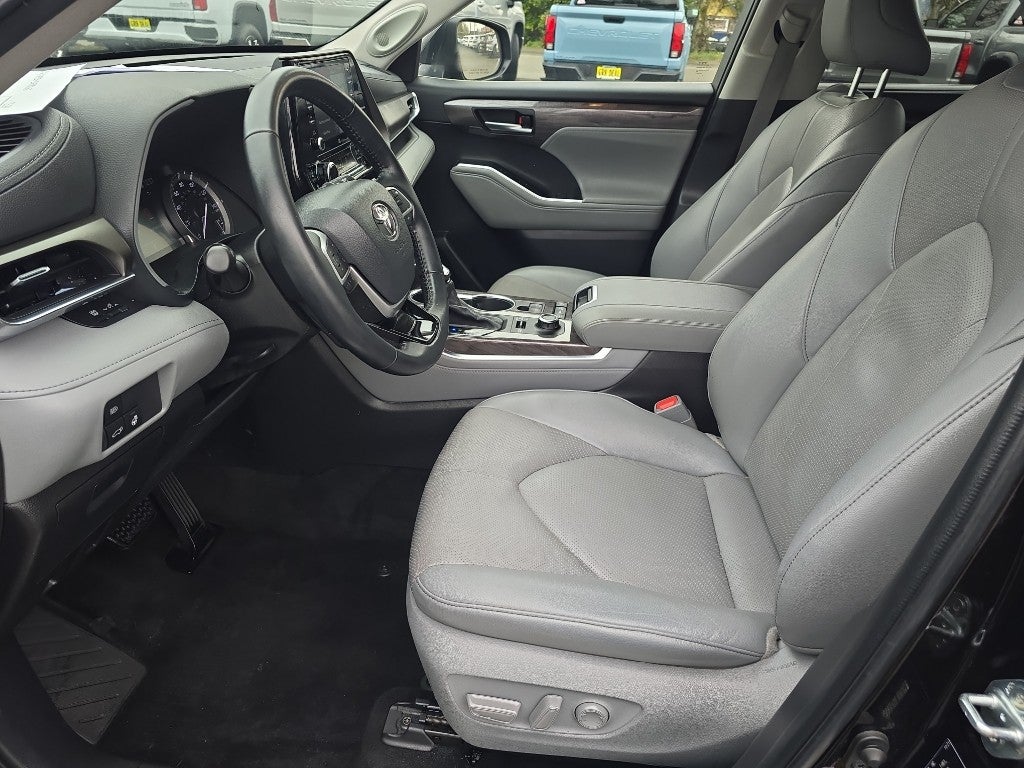 2022 Toyota Highlander Limited