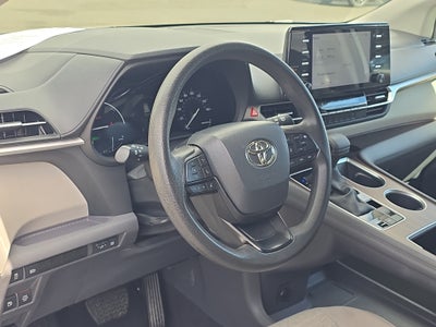 2024 Toyota Sienna LE