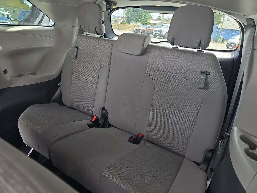 2024 Toyota Sienna LE