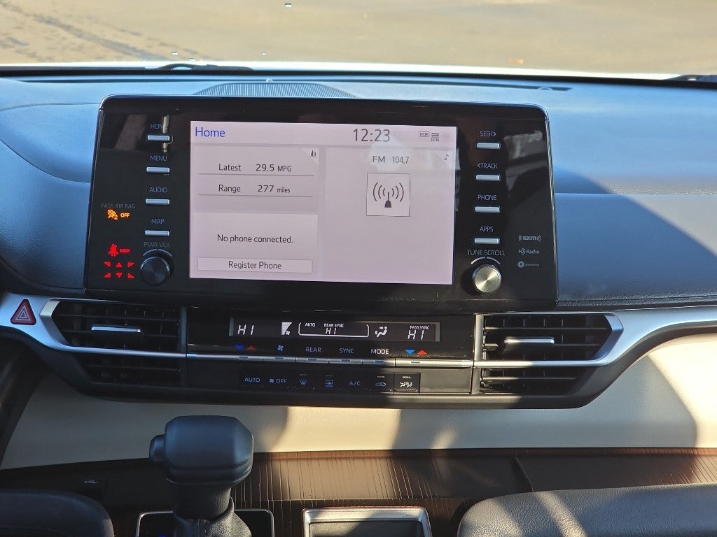 2024 Toyota Sienna LE