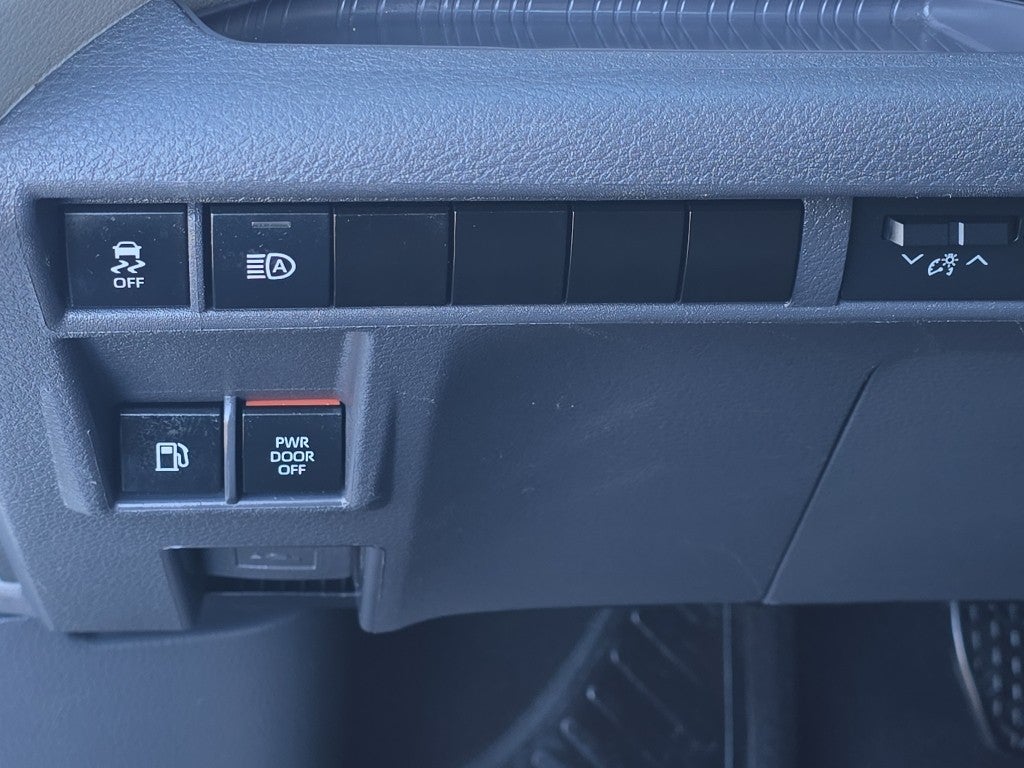 2024 Toyota Sienna LE