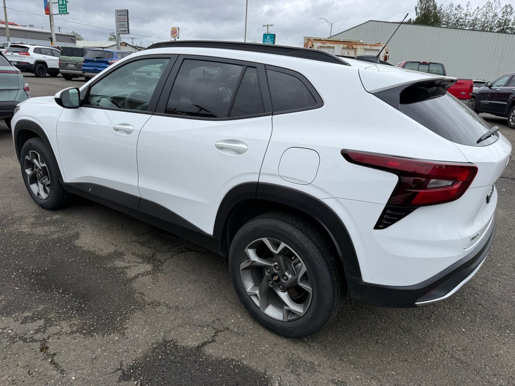 2025 Chevrolet Trax LT