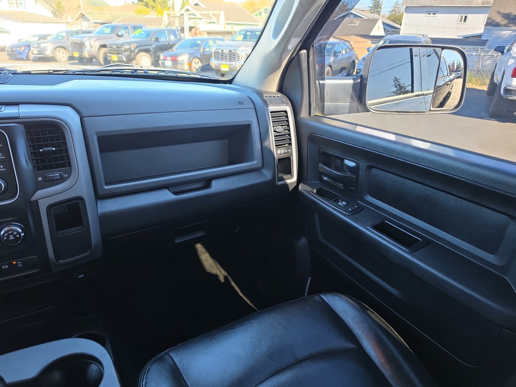 2017 RAM 2500 Tradesman Crew Cab 4x4 6'4"""" Box