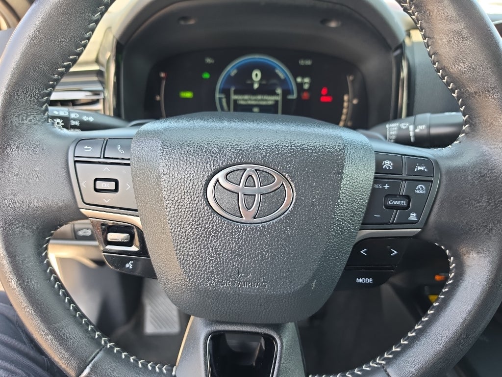 2025 Toyota Camry Hybrid SE