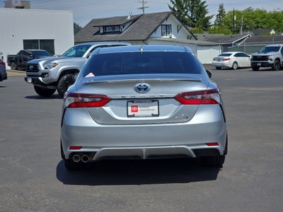 2022 Toyota Camry Hybrid Hybrid SE