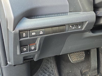 2022 Toyota Sienna XLE Woodland Edition