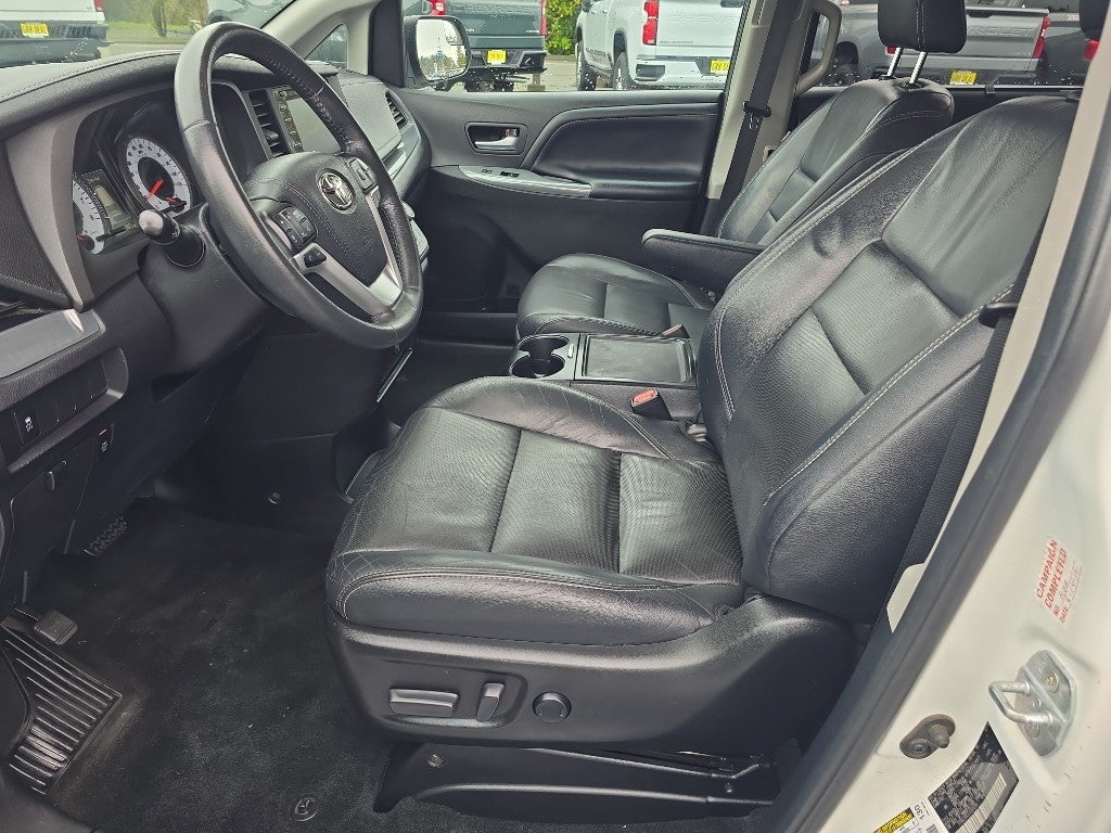 2018 Toyota Sienna SE