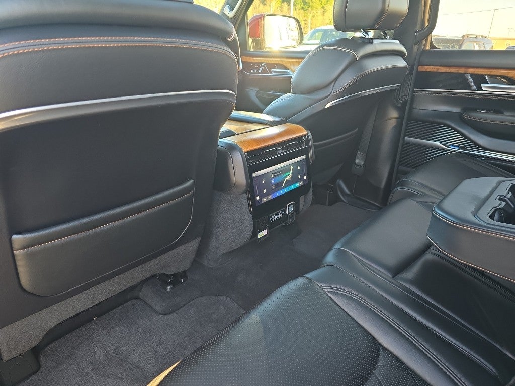 2022 Jeep Grand Wagoneer Series III