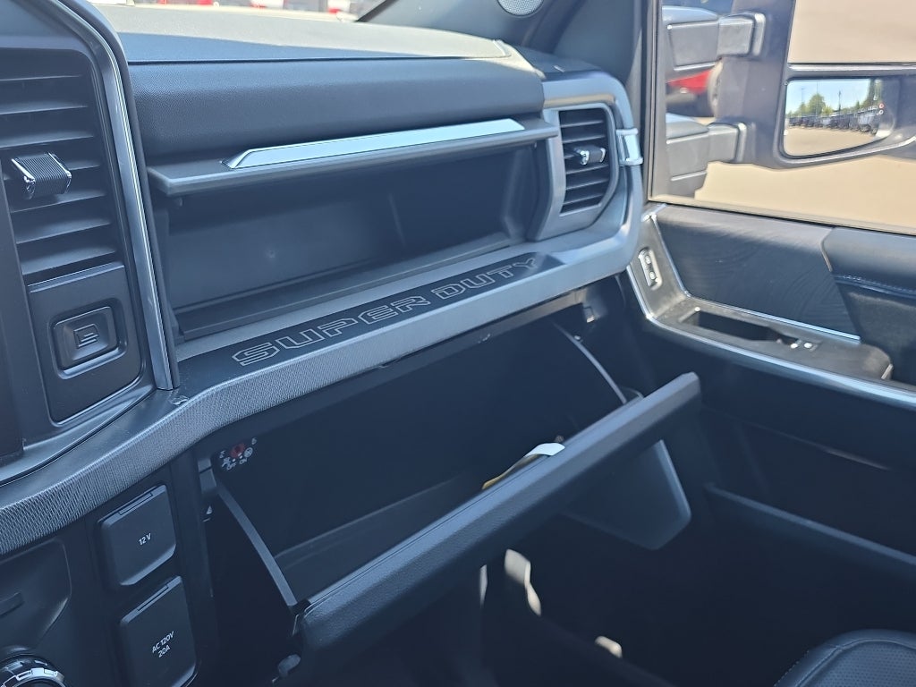 2025 Ford F-250 Super Duty Platinum