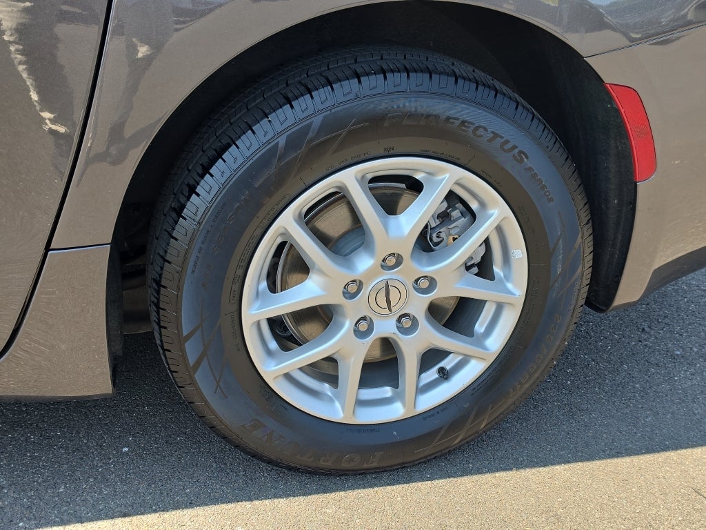 2023 Chrysler Voyager LX
