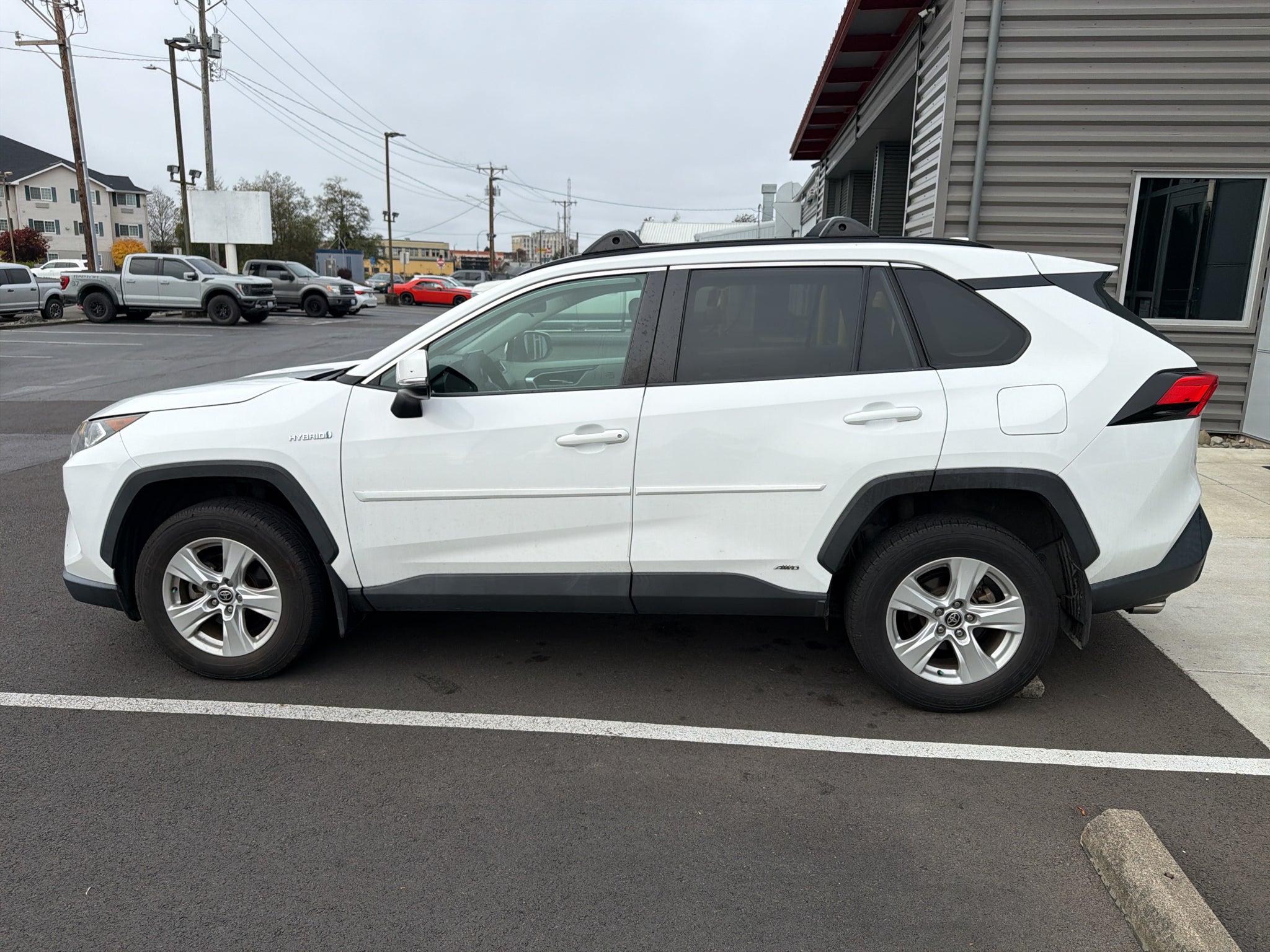 2021 Toyota RAV4 Hybrid XLE