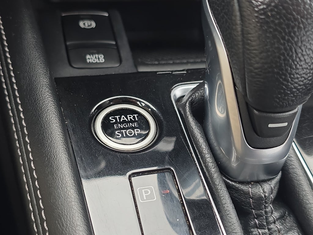 2021 Nissan Kicks SR