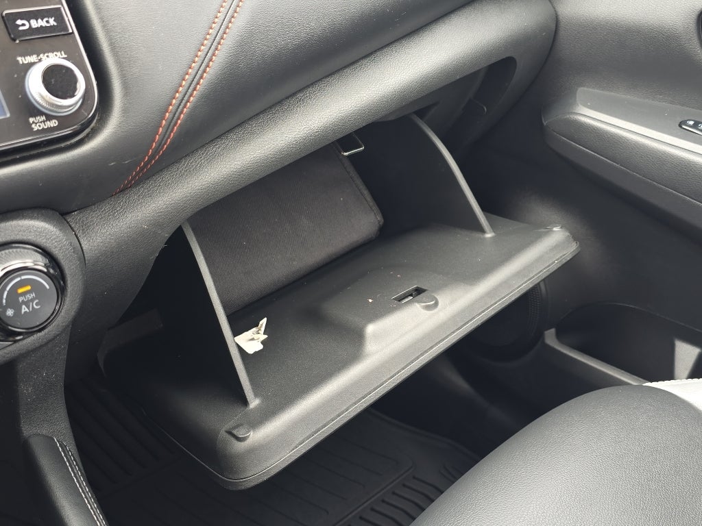 2021 Nissan Kicks SR