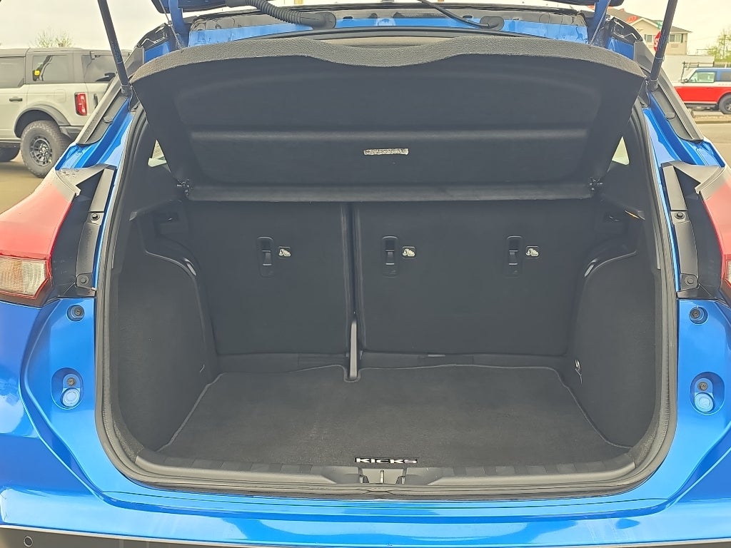 2021 Nissan Kicks SR