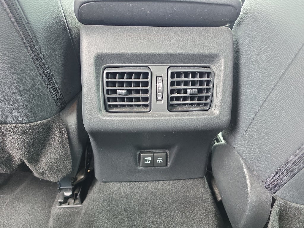 2025 Toyota Camry Hybrid SE